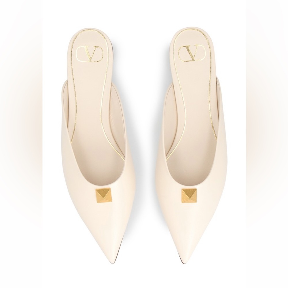 Valentino Garavani - Roman Stud Flat Mules
 Size : IT36 / Color : White